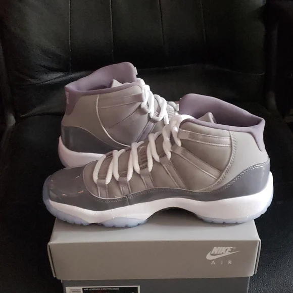 AIR JORDAN 11 RETRO (GS) 'Cool Grey' 2021 - Picture 6 of 16